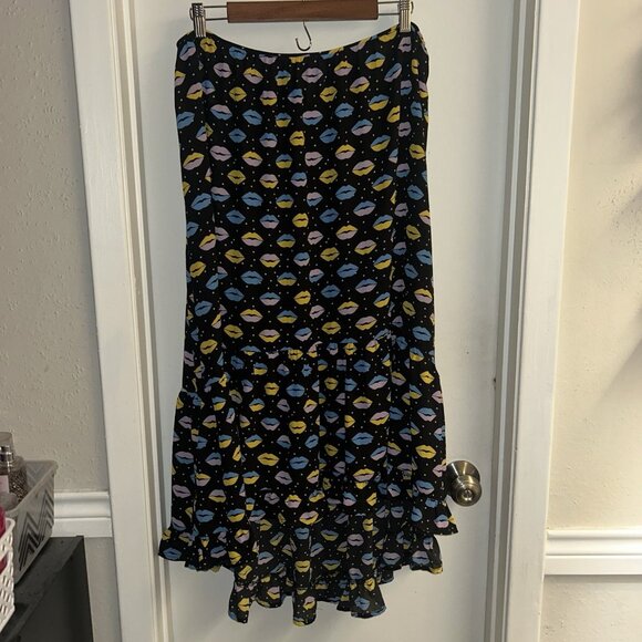 Anna Sui Black Multicolor Lip Print Ruffle Hem Retro Art Midi Skirt Size Large - Picture 2 of 8